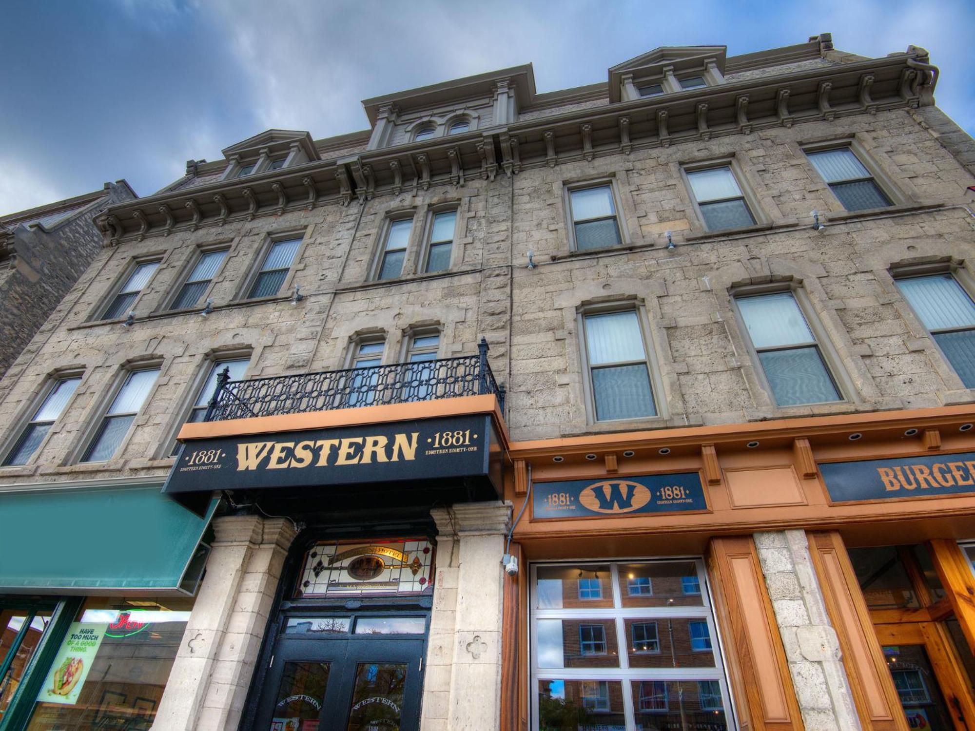Western Hotel & Executive Suites Guelph Extérieur photo