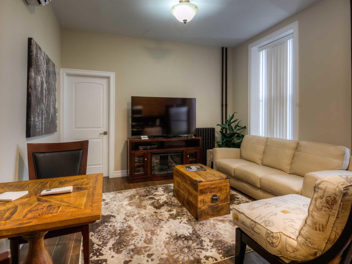 Western Hotel & Executive Suites Guelph Extérieur photo